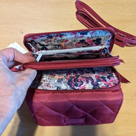 🆕Vera Bradley 3-in-1 Ultralight Water-repellent RFID Crossbody -CABERNET - Picture 5 of 6